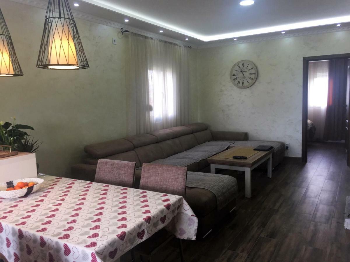 Eko Apartmani Krackovic Golubovci Экстерьер фото
