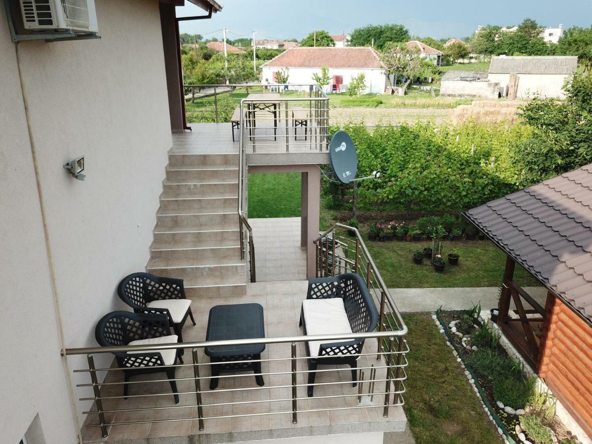Eko Apartmani Krackovic Golubovci Экстерьер фото