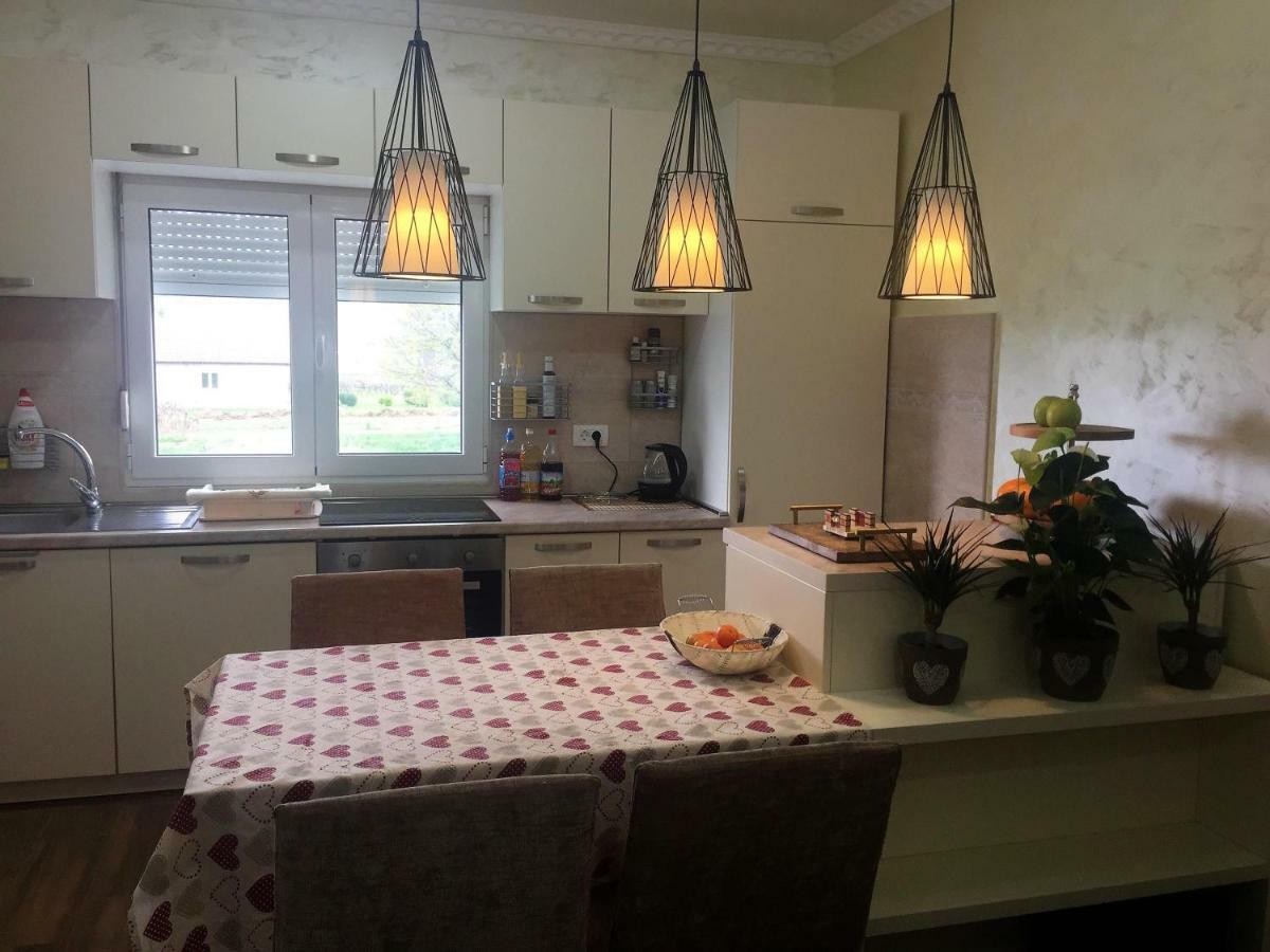 Eko Apartmani Krackovic Golubovci Экстерьер фото